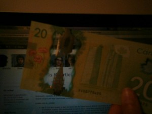 Canadese dollars zijn van plastic en doorzichtig.